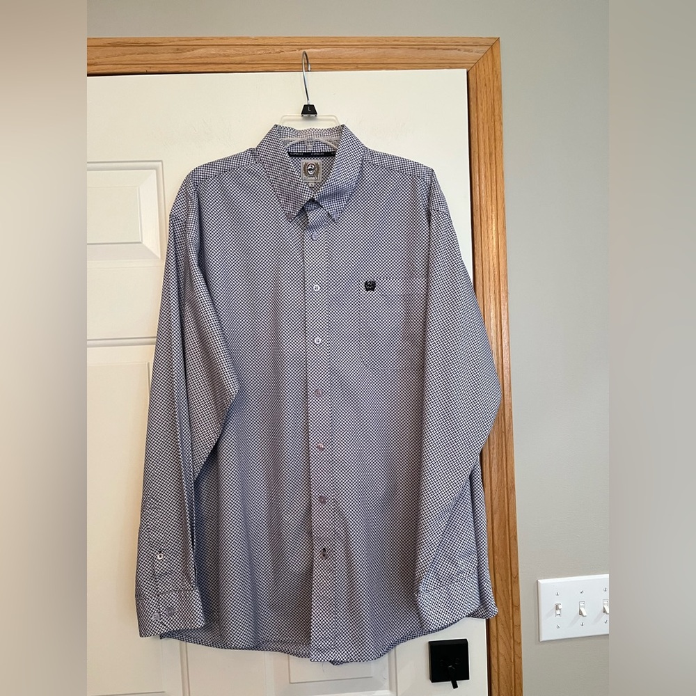 Men’s Cinch blue white pattern western long sleeve button down shirt. Size large